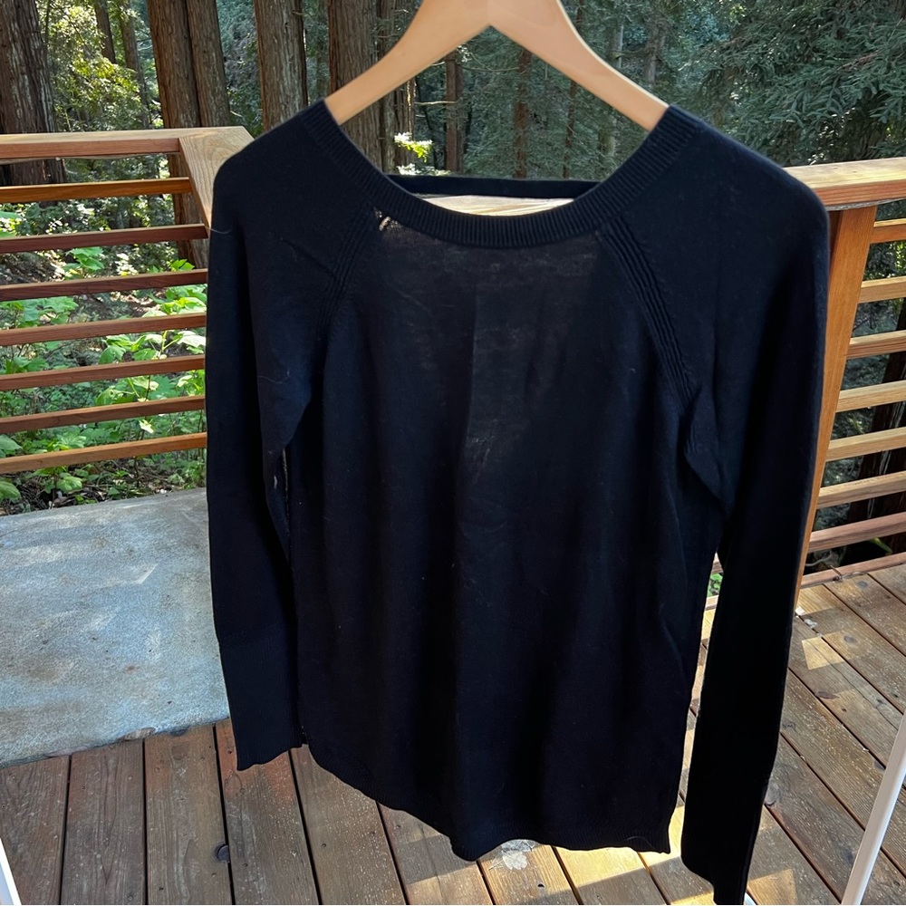 Black Lululemon Sweater - size 6 or 8 (tag removed) - fits like S/M